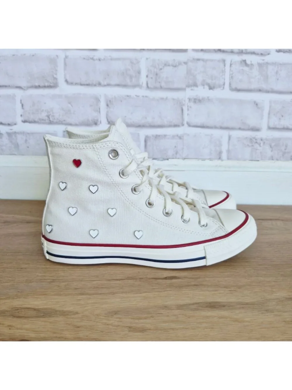 ❤️Converse Chuck Taylor Valentine's Day Sz 11 Womens shoes Sneaker White A19055C